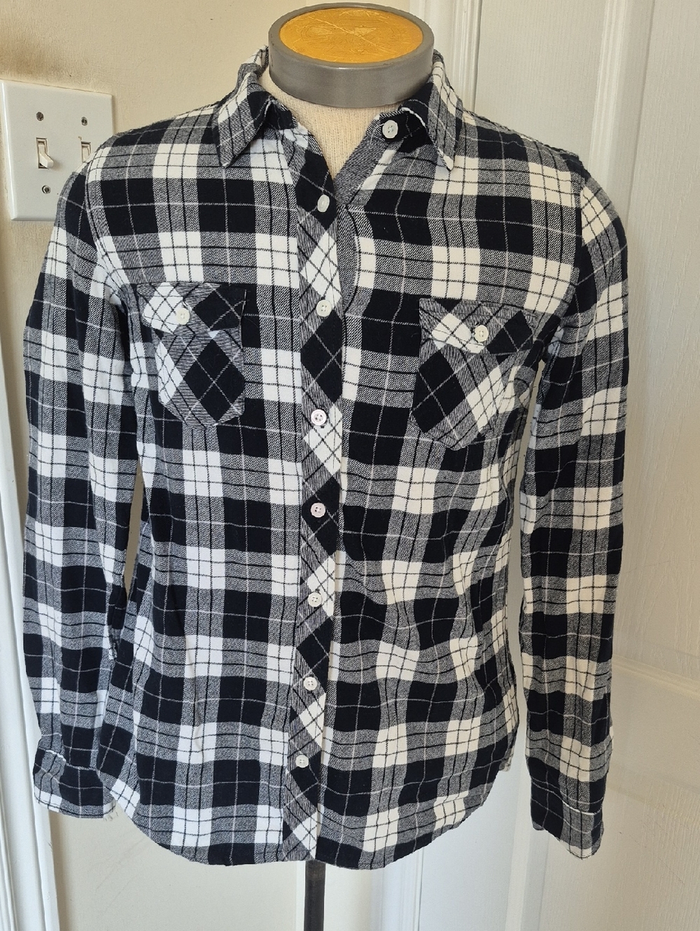 Weatherproof Black & White Plaid Button-Down Shirt